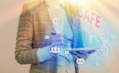 Leinwandbilder - Writing note showing Safe. Business concept for protected from or not exposed to danger or risk Not likely to be harmed