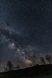 Fototapeta Niebo - Droga Mleczna, Milky Way , Gwiazdy, Farma Wiatrowa nocą, noc, gwieździsta noc, nów,