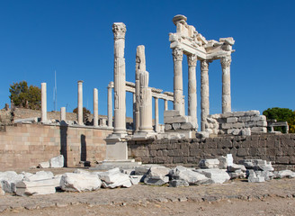 Wall Mural - Pergamon, Turkey - a well preserved site from ancient Greek and Roman period, Pergamon is a Unesco World Heritage. Here in particular a glimpse of the archeological area 