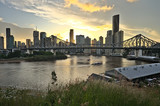 Fototapeta  - The skyline of Brisbane and the Story Bridge