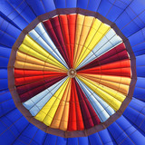 Fototapeta Tęcza - colorful hot air balloon