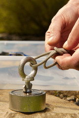 Preparing of neodymium magnet of rope for exploring water