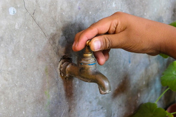 Clean water tap, opened with the right hand.