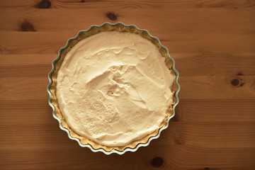 Baking pan for tart with basic cream 