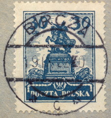  Bircza. Kasownik / datownik pocztowy (1932) odbity na znaczku pocztowym, przedstawiającym pomnik Jana III Sobieskiego (wówczas stojący we Lwowie, dziś w Gdańsku).