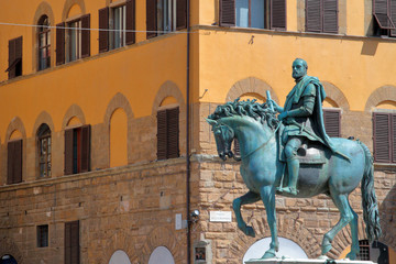 STATUA DI COSIMO DE MEDICI A FIRENZE ITALI 