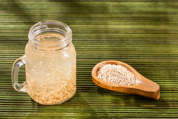 Sticker - Quinoa seeds to mix with water - Chenopodium quinoa