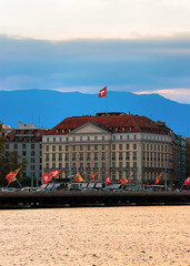 Wall Mural - Sunset at the Geneva Lake with Mont Blanc bridge