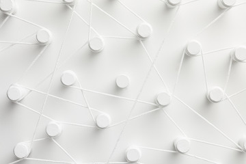 Isolated element among connected threads