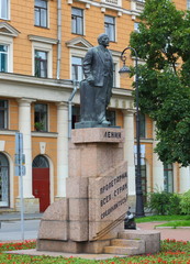 Wall Mural - A statue of Lenin Bolshoy prospekt Vasilevskogo ostrova St. Petersburg, Russia September 2018