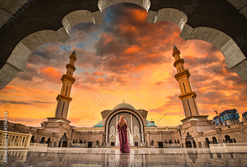 Masjid Wilayah Persekutuan at sunset in Kuala Lumpur, Malaysia. Canvas Print