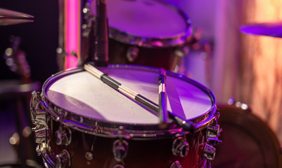 Wall Mural - Drums, cymbals, hi hat on a beautiful background in the recording Studio. Room for musicians ' rehearsals. The concept of musical creativity.