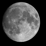 Fototapeta Młodzieżowe - 95% Full Moon over black sky.