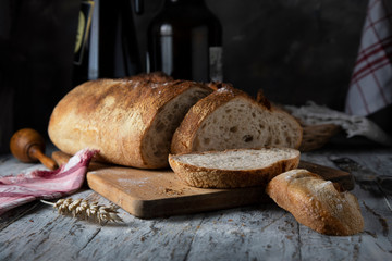 
Fresh sliced ​​bread on a wooden table