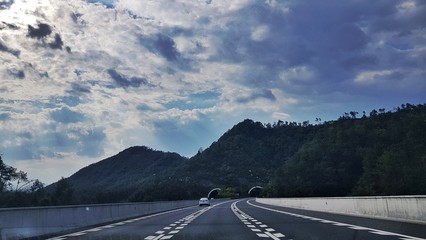 road to the mountains