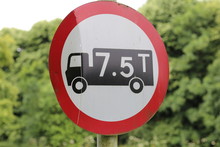 7.5 Tonne Lorry Limit Sign 
