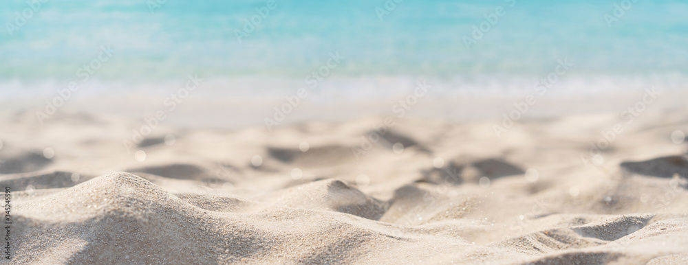 Tropical beautiful sand beach and clear water with copy space, Summer vacation web banner - obrazy, fototapety, plakaty 