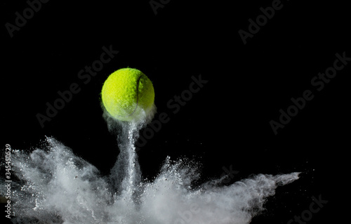 Cuadros en Lienzo tennis ball on black background