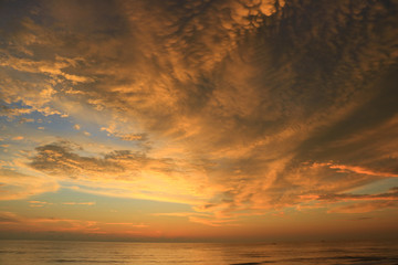 Wall Mural - beautiful sunrise on the sea