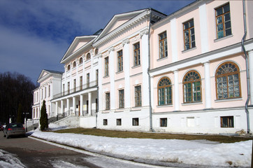 Fototapete - DUBROVITSY, MOSCOW REGION, RUSSIA - March, 2019: House of Prince Golitsyn in Dubrovitsy manor in winter day
