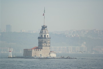 Wall Mural - view of the maiden's tower in istanbul turkey