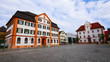 Ehingen (Donau), Deutschland: Blick über den Marktplatz mit Gericht und Rathaus