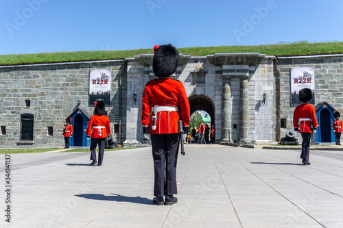 Cuadros en Lienzo Quebec City, Canada, June 19 2019 : Change of guards ceremony at La Citadelle de