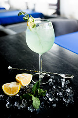 Wall Mural - cocktail with lime and ice