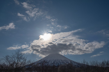 Wall Mural - 太陽と雲と羊蹄山（Sun, clouds and Mt. Yotei）