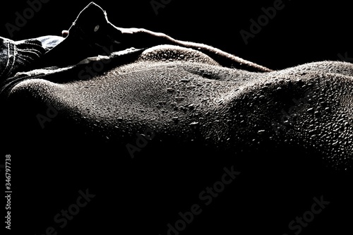 Fotografía Midsection Of Sensuous Woman In Darkroom