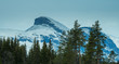 Szczyt górski w górach skandynawskich pokryć śniegiem w okolicy Hemsedal