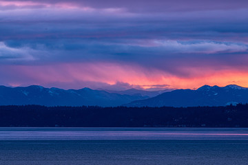 Wall Mural - sunrise in the mountains