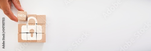 Cuadros en Lienzo Person Holding Data Block