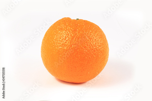 Fotomural Orange fruit on white background