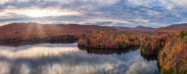 Wall Mural - Autumn Sunset in Killington Vermont at Kent Pond - Gifford Woods State Park