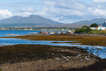 Blick auf die Küste von Broadford, Isle of Skye