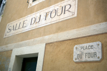 DETAIL DE FACADE EN TROMPE-L'OEIL