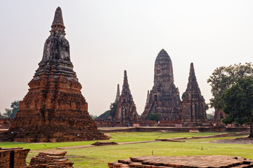 Wall Mural - Wat Chaiwatthanaram temple in Ayuthaya Historical Park - Thailand