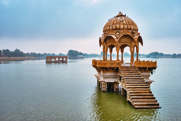 Fototapete - Indian landmark Gadi Sagar - artificial lake. Jaisalmer, Rajasthan, India