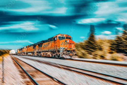 Fotografía Freight train BNSF Railway Companies on a sunny day in Arizona