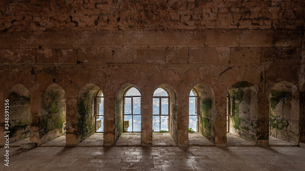 Obraz na płótnie Krak de Chevaliers Crusader Castle damaged during Syria Civil War w salonie