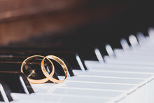 Wedding Rings Piano Key