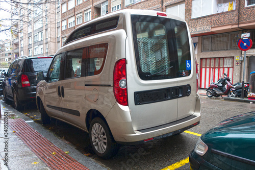 Cuadros en Lienzo vehículo adaptado para persona discapacitada