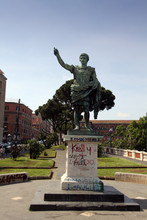 Statue Of Julius Caesar 
