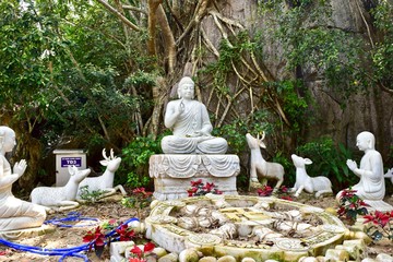 Poster - The statue of buddha at marble mountain.