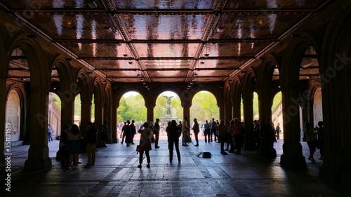 Fotomural People At Bethesda Terrace And Fountain