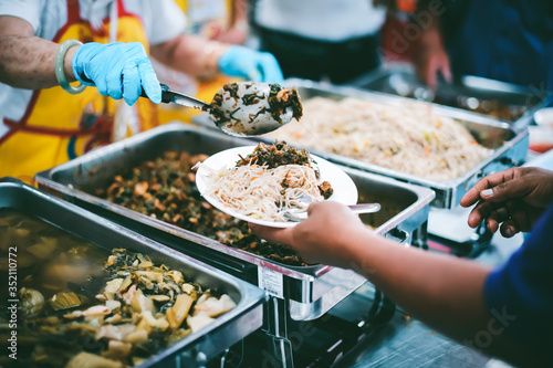 Plakat Sharing Food With Homeless : Free food for the poor and Food distribution