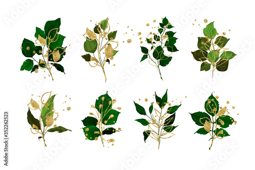 Fotomural Gold leaves green tropical branch plants wedding bouquet with golden splatters isolated