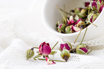 Wall Mural - Floral tea with rose hips in bowl