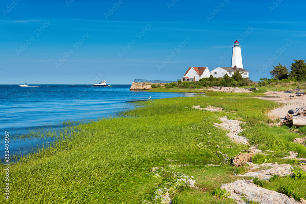 Lynde Point Lighthouse, Old Saybrook, Connecticut, USA - obrazy, fototapety, plakaty 